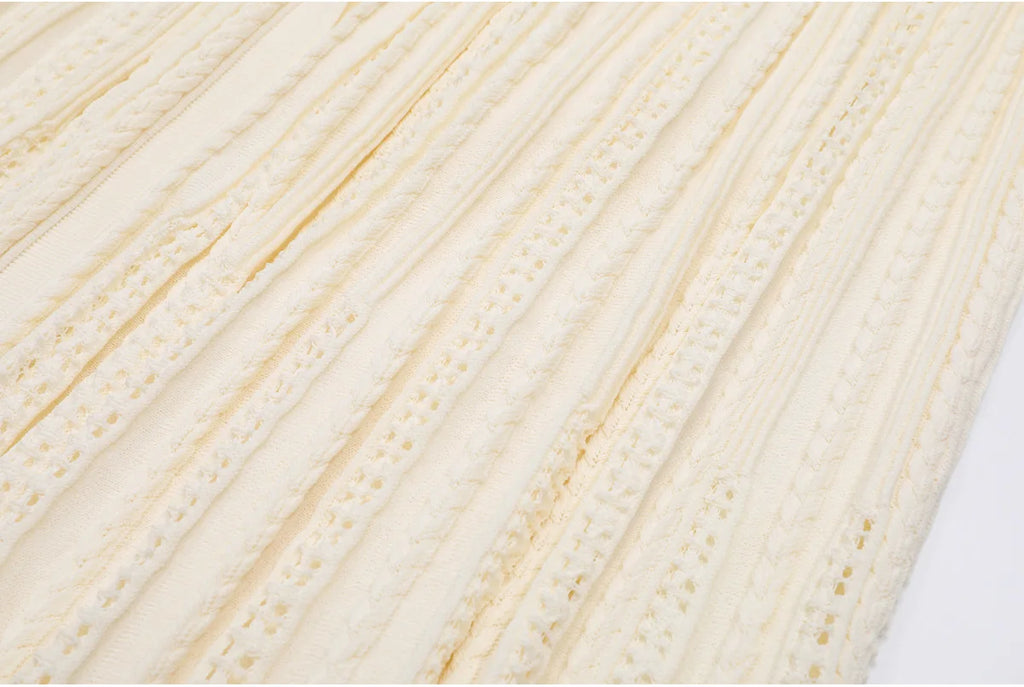 Chic Pleated Knit Maxi Dress